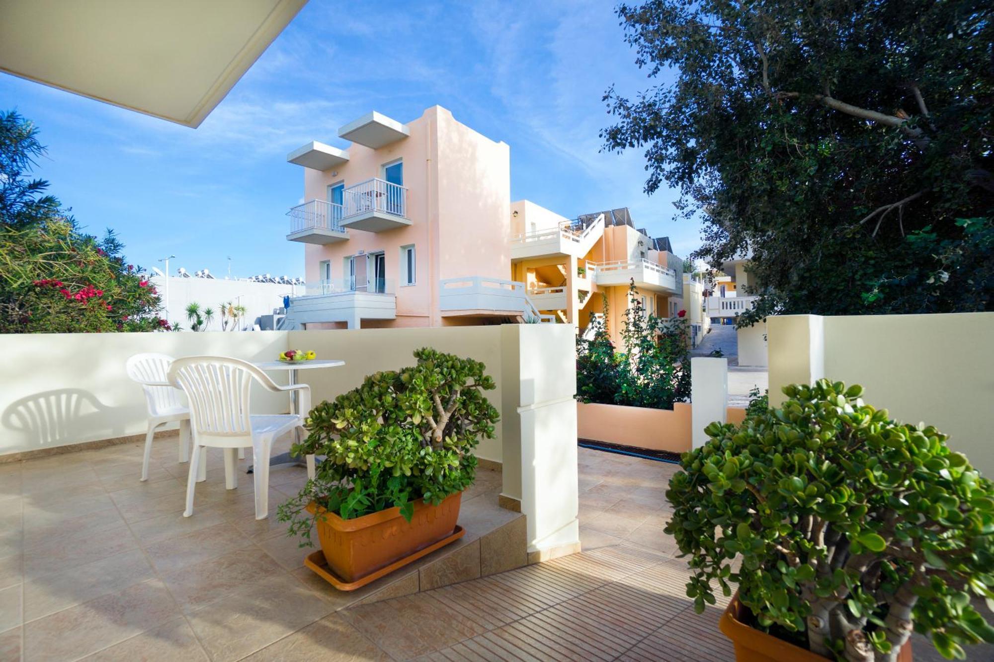 Georgina Aparthotel Agia Marina Exterior foto